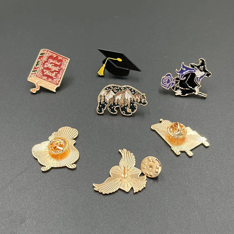 New movie merchandise brooch,  - đánh giá và giá Anime Kingdom Merchandise